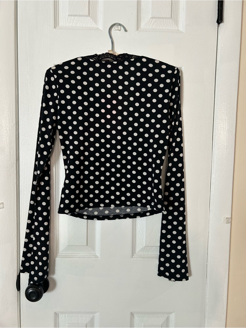 Edikted Black and White Polka Dot Lace-Trim Size M V-Neck Long Sleeve Top - Picture 3 of 15